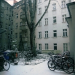Hinterhofblick von Schnittraum 1 (Zi 1)