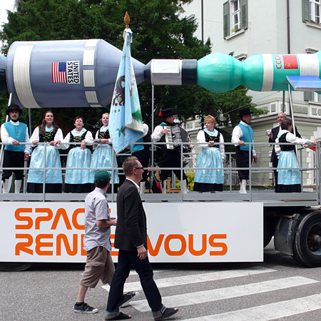 Space Rendezvous / Carro Largo