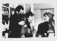 Klaus hinter Frank filmt Irmgard